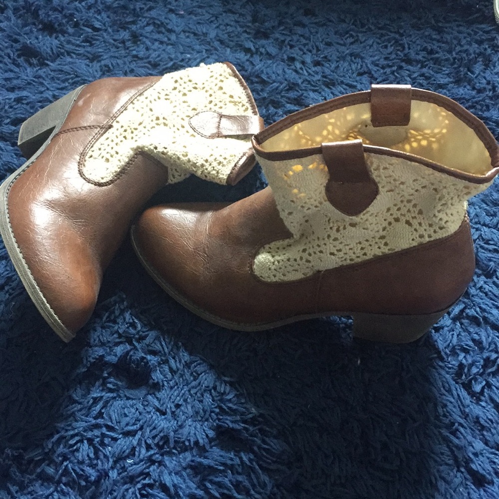 Super cute booties!!